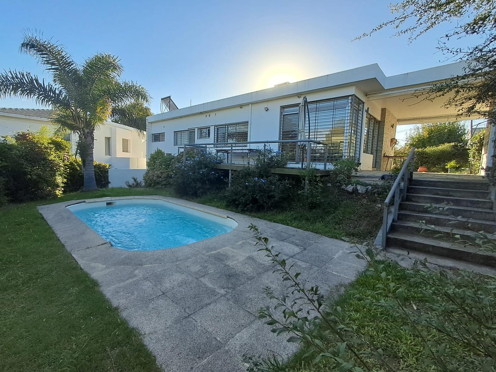 CASA  3 DORM ZONA BAHÍA COLONIA- CALLE ACUÑA DE FIGUEROA